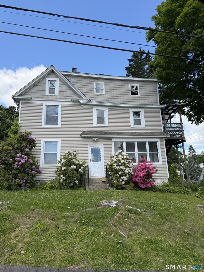 Building Photo - 12 Hillcrest Ave