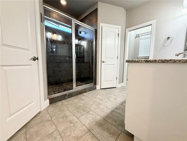 Building Photo - 1309 W Gum St