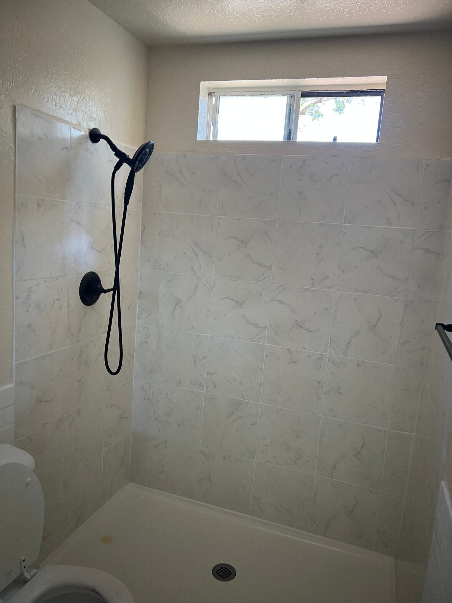 Building Photo - 120 Avenida Las Brisas