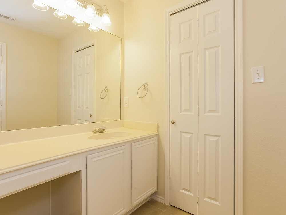 Building Photo - 2370 Stagecoach St