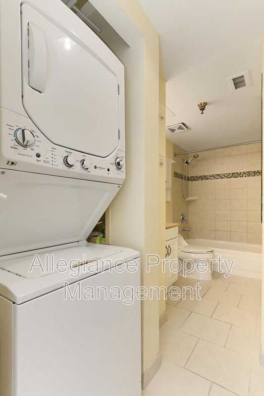 Building Photo - 2400 Clarendon Blvd