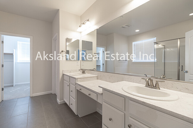 Building Photo - 2355 Azevedo Ave