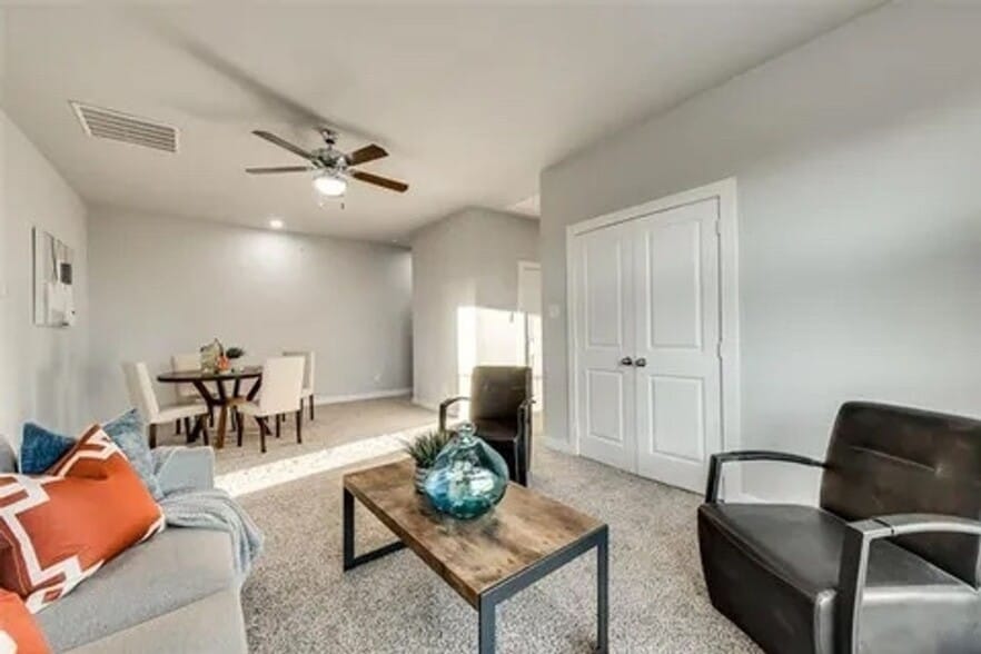 Building Photo - 5805 Rivendell Dr