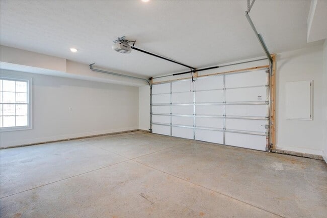 Building Photo - Brand New Construction Townhome in Norton Commons