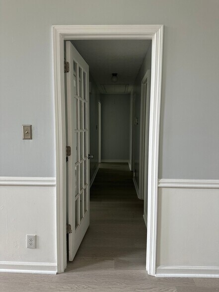 Building Photo - 4304 Riverside Dr SW