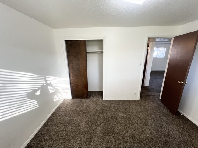 Building Photo - 1540 S 400 E