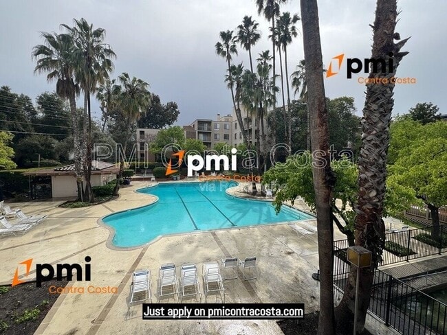 Building Photo - 460 N Civic Dr