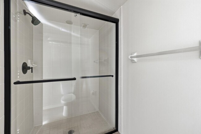 Building Photo - 1502 SE Royal Green Cir