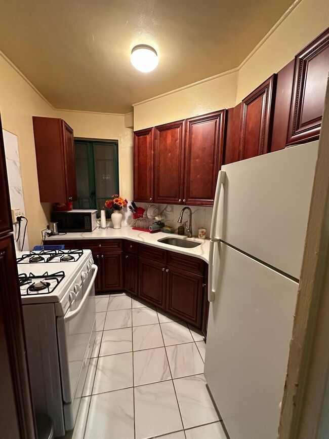 Building Photo - 1595 Odell St