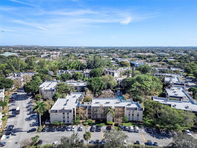 Building Photo - 8437 Forest Hills Dr