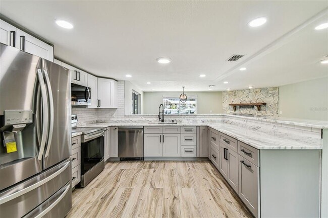 Building Photo - 13909 Berkowitz Ave