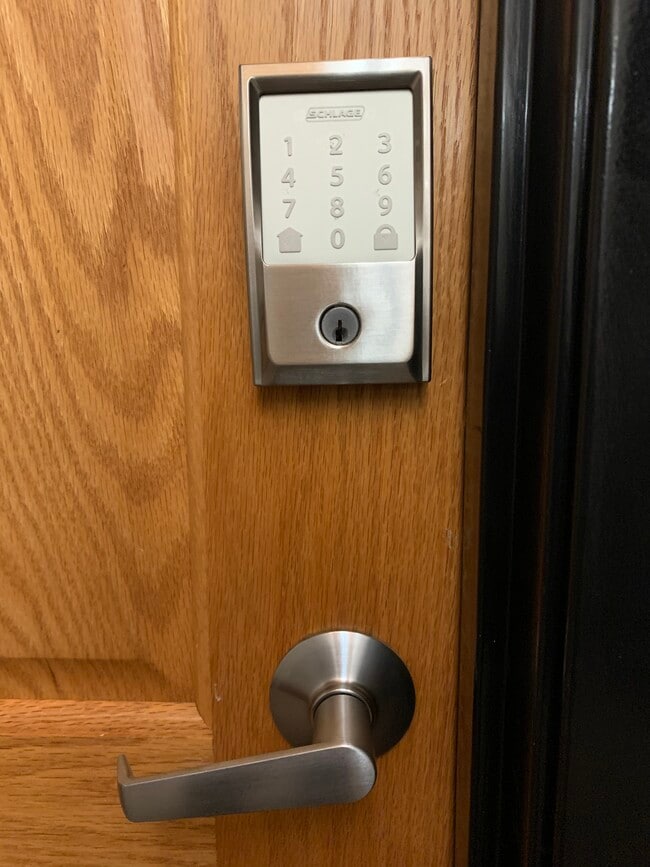 Building Photo - 141 N Water St