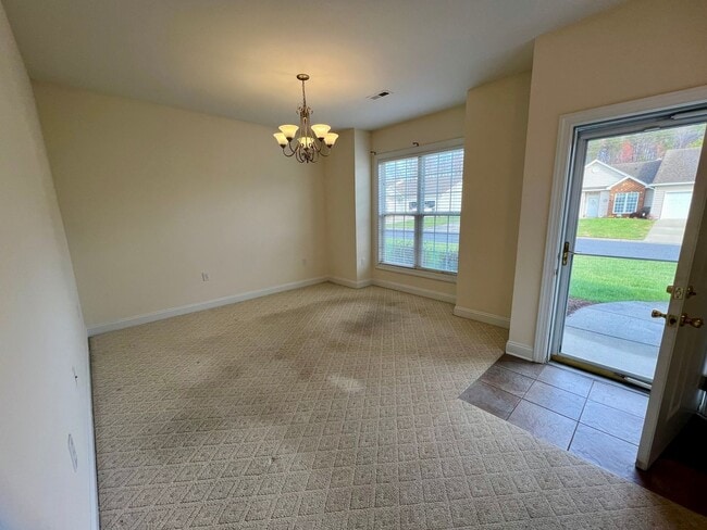 Building Photo - 2 Bedroom Townhouse in Campbell County