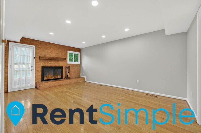 Building Photo - 8618 Crestview Dr