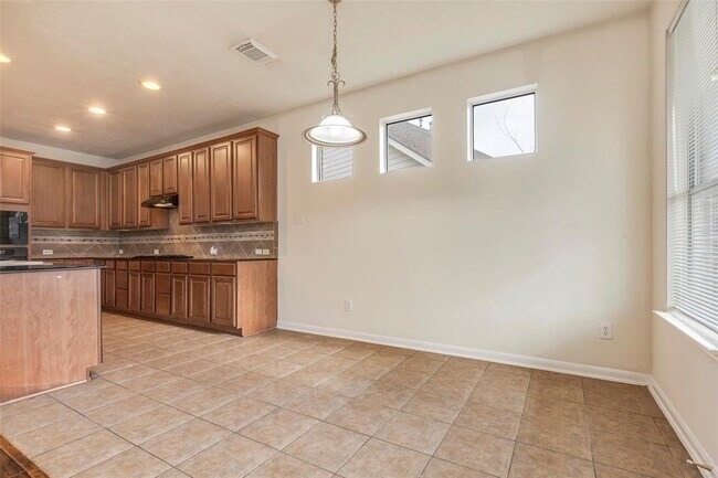 Building Photo - 6604 Trenton Lake Ln