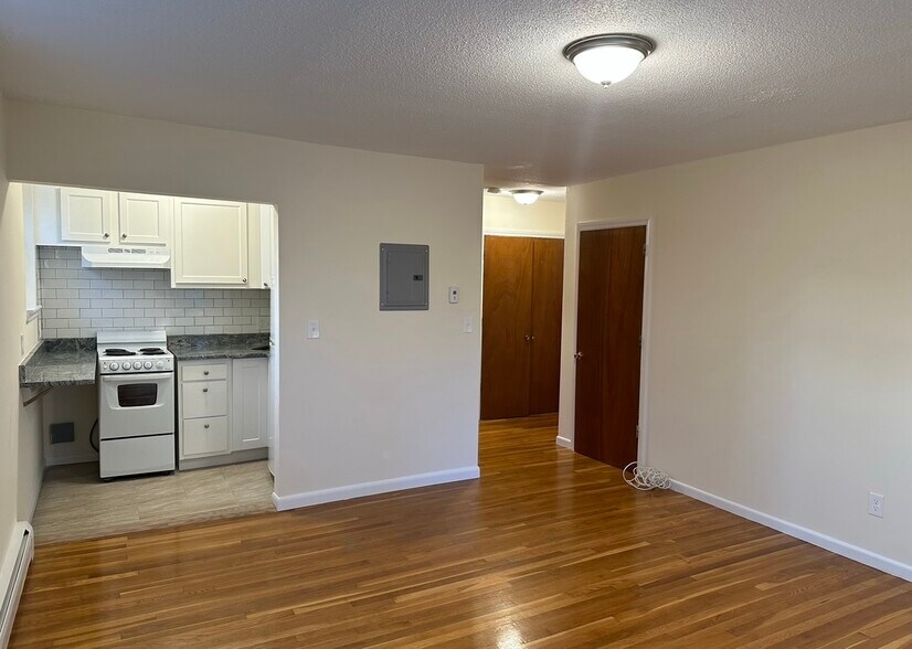 Building Photo - 2018 Commonwealth Avenue