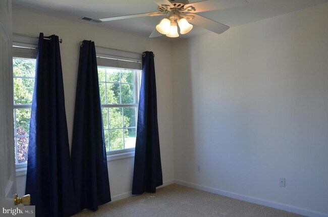 Building Photo - 8678 Mulberry Dr