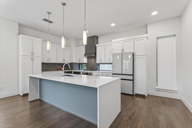 Building Photo - 4905 Camdale Ct