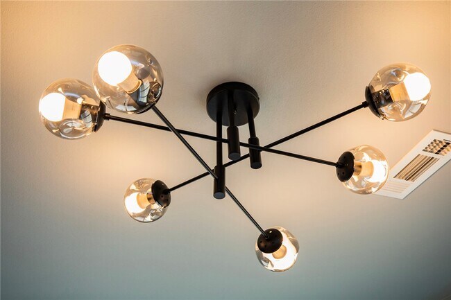 Building Photo - 47 Overton Dr