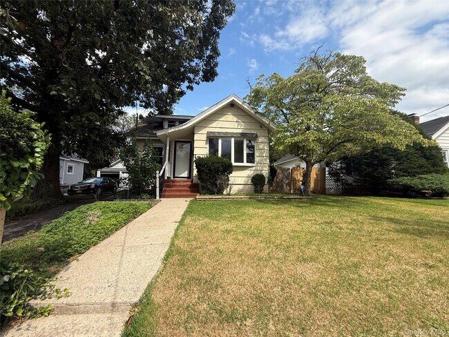 Building Photo - 175 S Brookside Ave