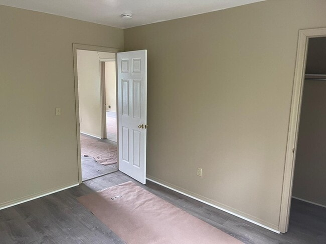 Building Photo - 2 Bedroom condo