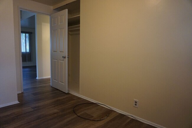 Building Photo - Nice 3 Bedroom West Valley Family Home