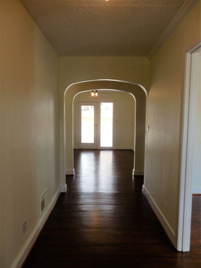 Building Photo - 3 BR home, convenient to Downtown Vinton!