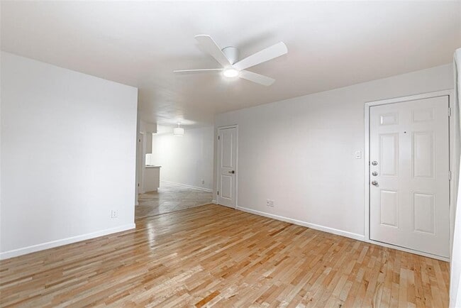 Building Photo - 210 Emerson St