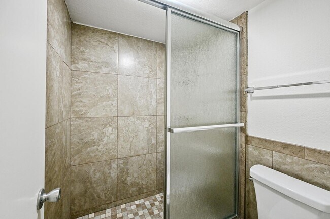 Building Photo - 1075 E Chandler Blvd