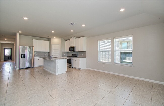 Building Photo - 2815 Dry Creek Dr