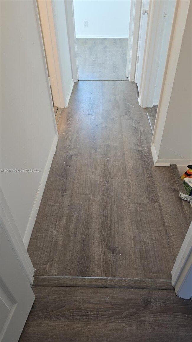 Building Photo - 5167 Pat Pl