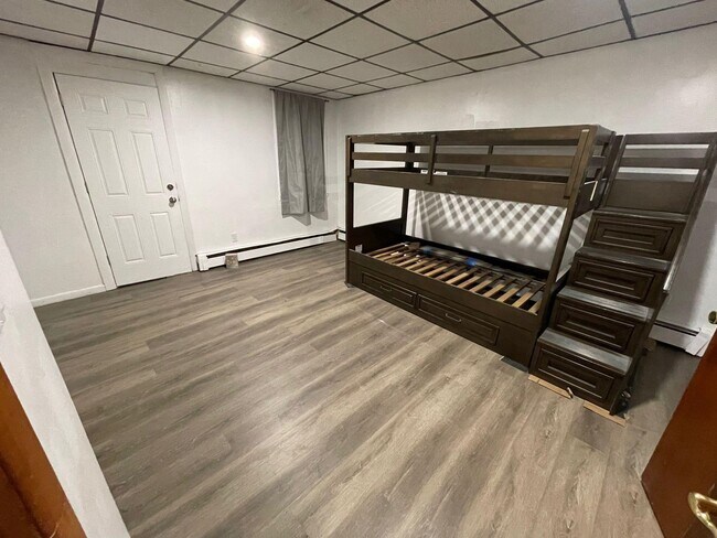 Building Photo - 625 13th St