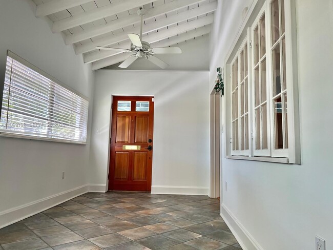 Building Photo - 119 Cadima Ave