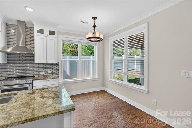 Building Photo - 5201 Valley Stream Rd