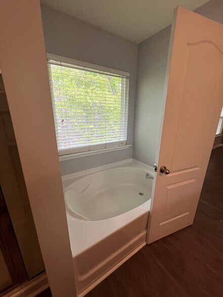 Building Photo - 234 Brookhaven Ct