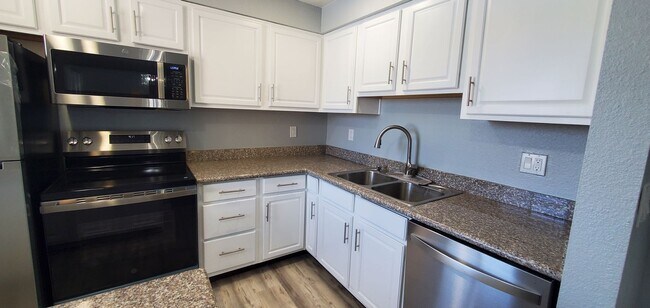 Building Photo - Bella Vita Beauty - New Upgrades & Resort-Style Amenities