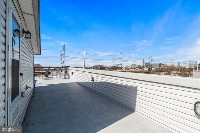 Building Photo - 1751 S Taylor St
