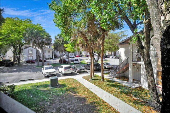 Building Photo - 9503 SW 140th Ct