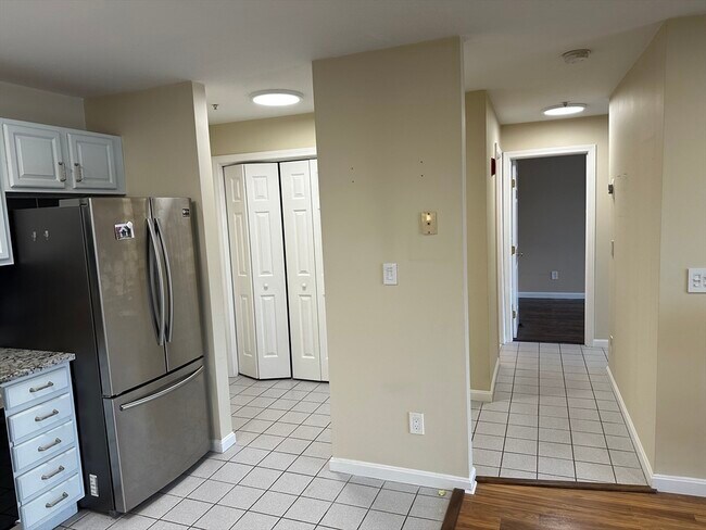 Building Photo - 20 Heaths Ct