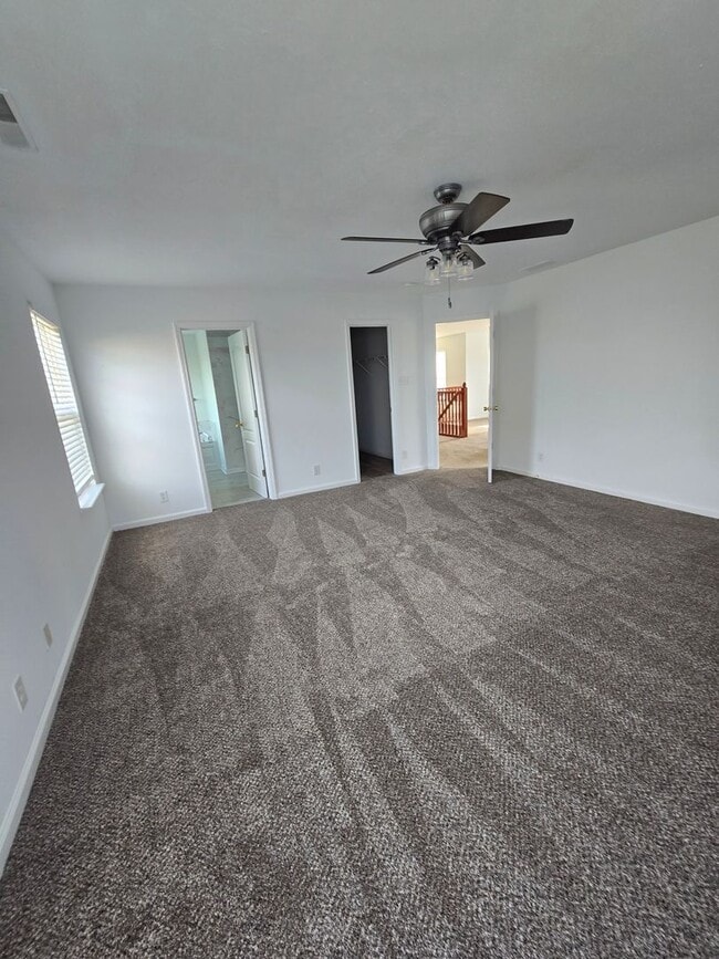 Building Photo - Newly Updated Four Bedroom Home located ne...