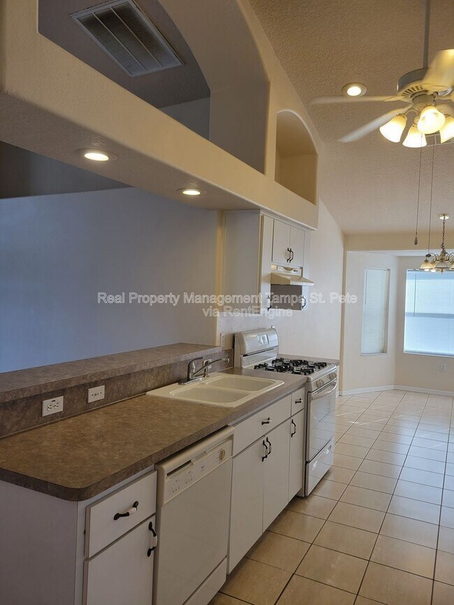 Building Photo - 1314 Avonwood Ct