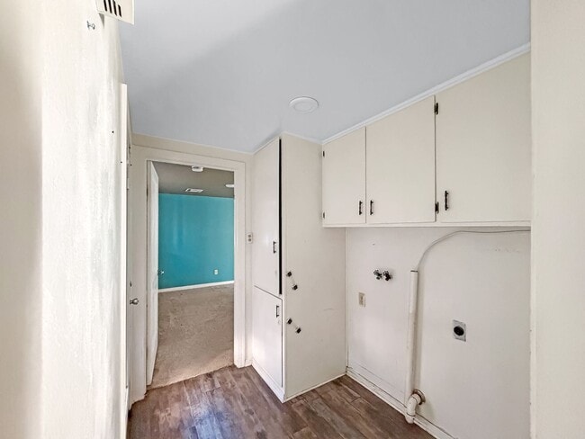 Building Photo - 829 W Madison Ave