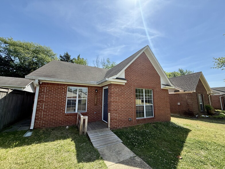 Building Photo - 1506 Remington Dr