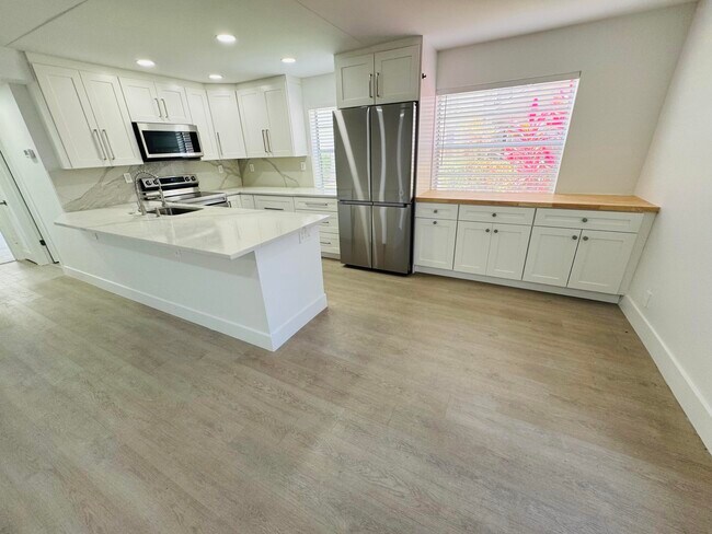 Building Photo - 970 Normandy Trail