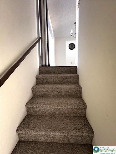 Building Photo - 8315 Countryside Ln