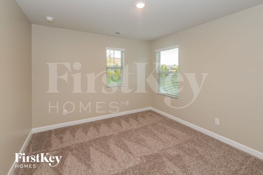 Building Photo - 11939 Hambright Rd