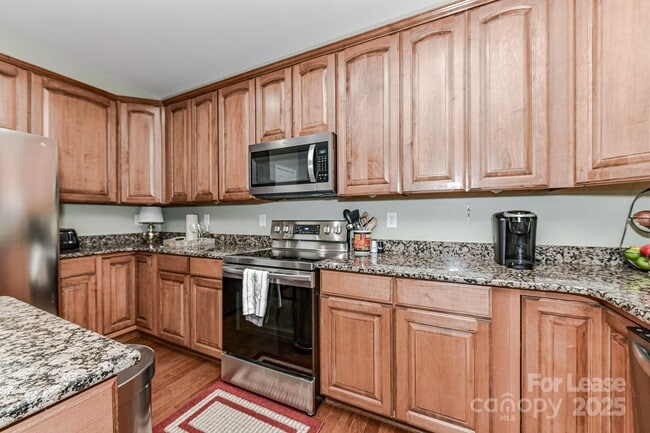 Building Photo - 9625 Sunset Grove Dr