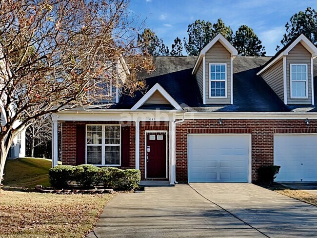Building Photo - 641 Woodson Dr