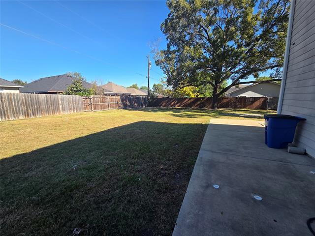 Building Photo - 482 Trout St