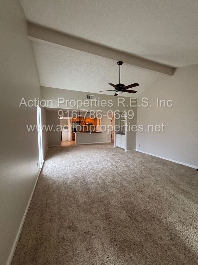 Building Photo - 5110 Village Oaks Dr